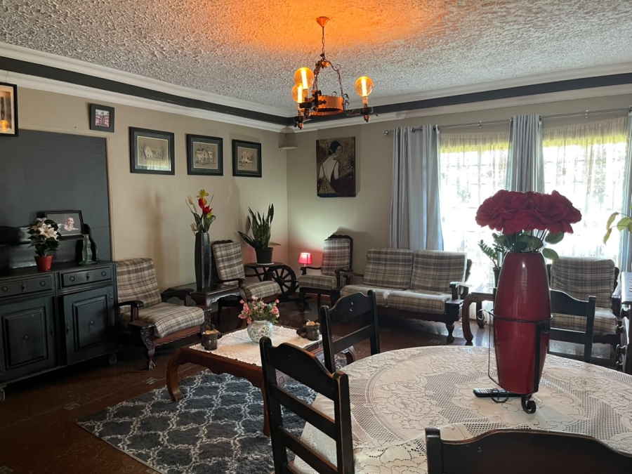 5 Bedroom Property for Sale in Richem KwaZulu-Natal