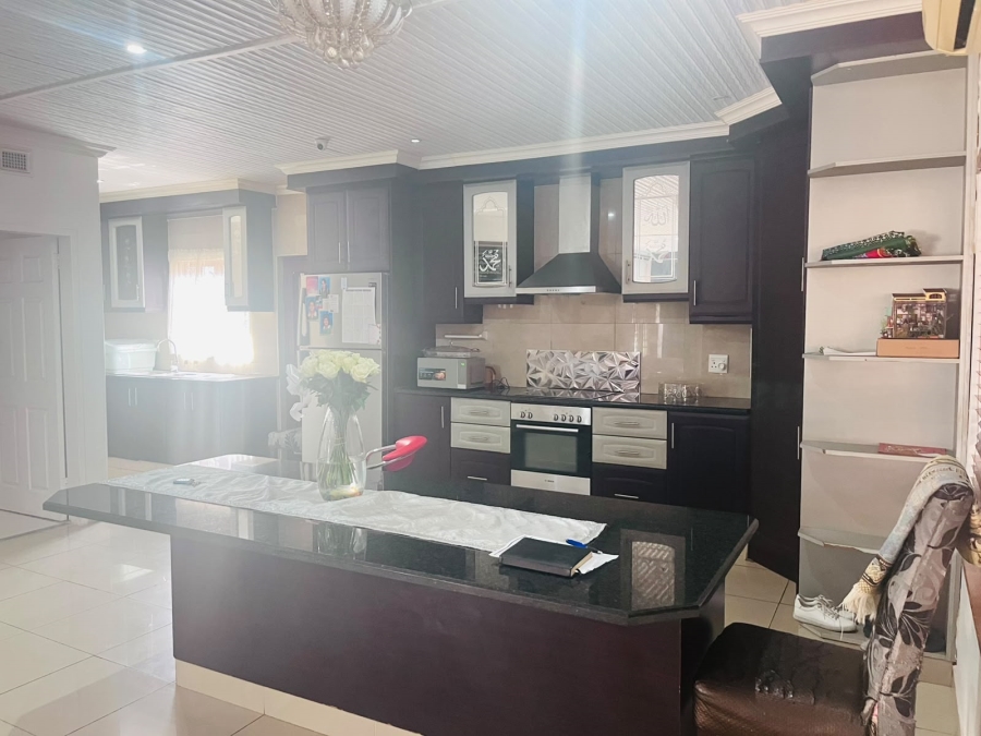 5 Bedroom Property for Sale in Panorama KwaZulu-Natal
