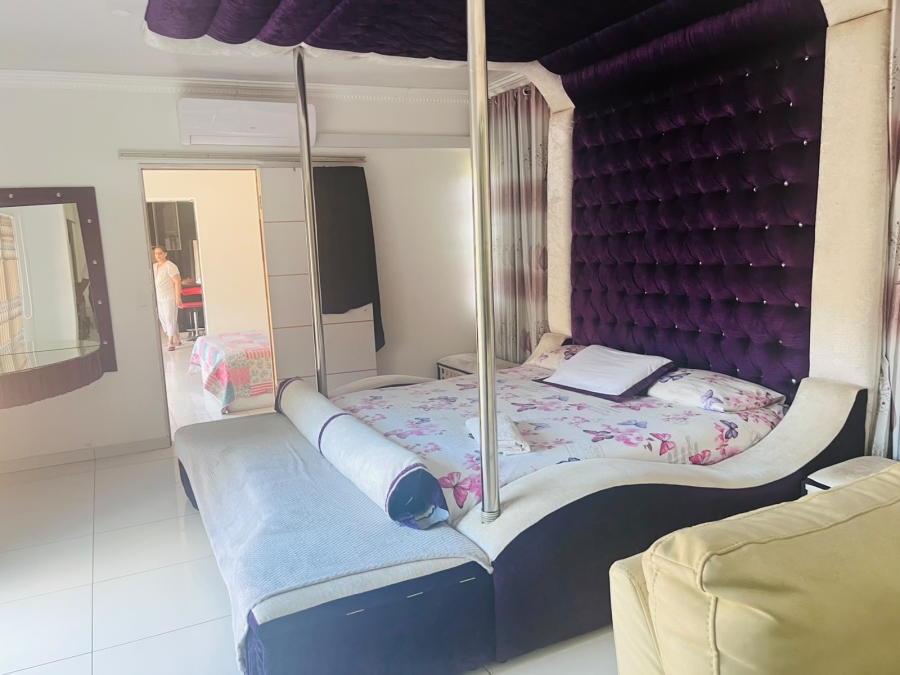 5 Bedroom Property for Sale in Panorama KwaZulu-Natal