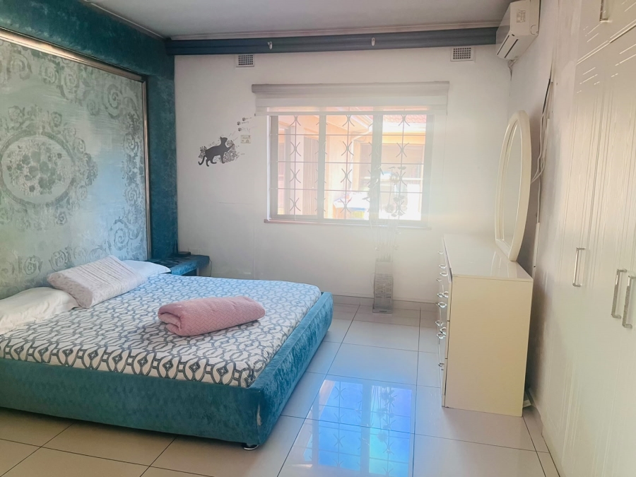 5 Bedroom Property for Sale in Panorama KwaZulu-Natal