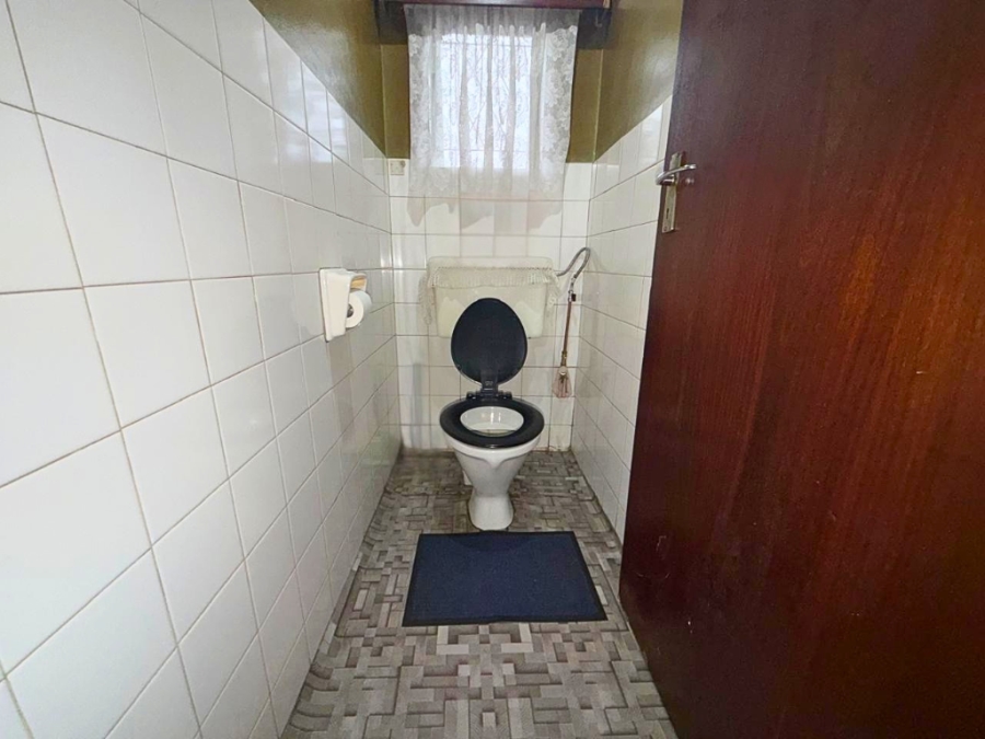 5 Bedroom Property for Sale in Raisethorpe KwaZulu-Natal