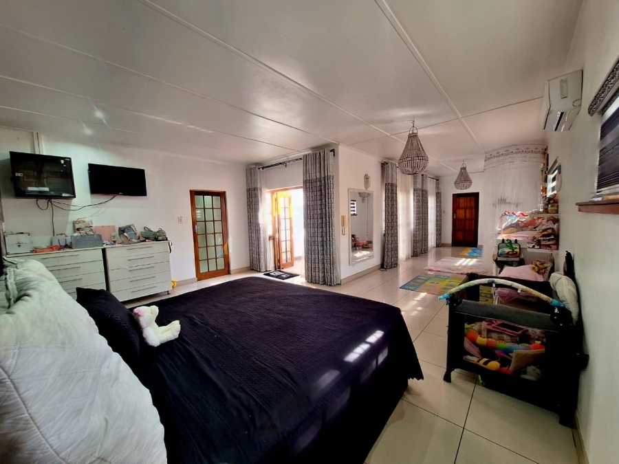 4 Bedroom Property for Sale in Brighton Beach KwaZulu-Natal