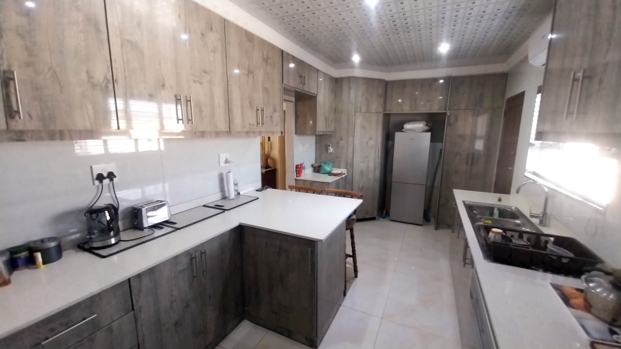 4 Bedroom Property for Sale in Woodview KwaZulu-Natal