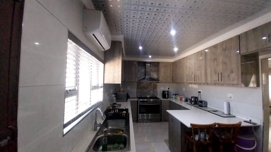 4 Bedroom Property for Sale in Woodview KwaZulu-Natal