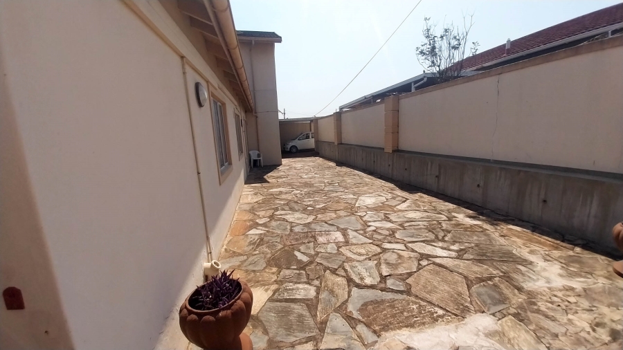 4 Bedroom Property for Sale in Woodview KwaZulu-Natal