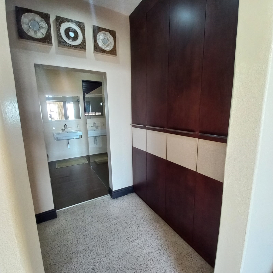 To Let 5 Bedroom Property for Rent in La Lucia KwaZulu-Natal