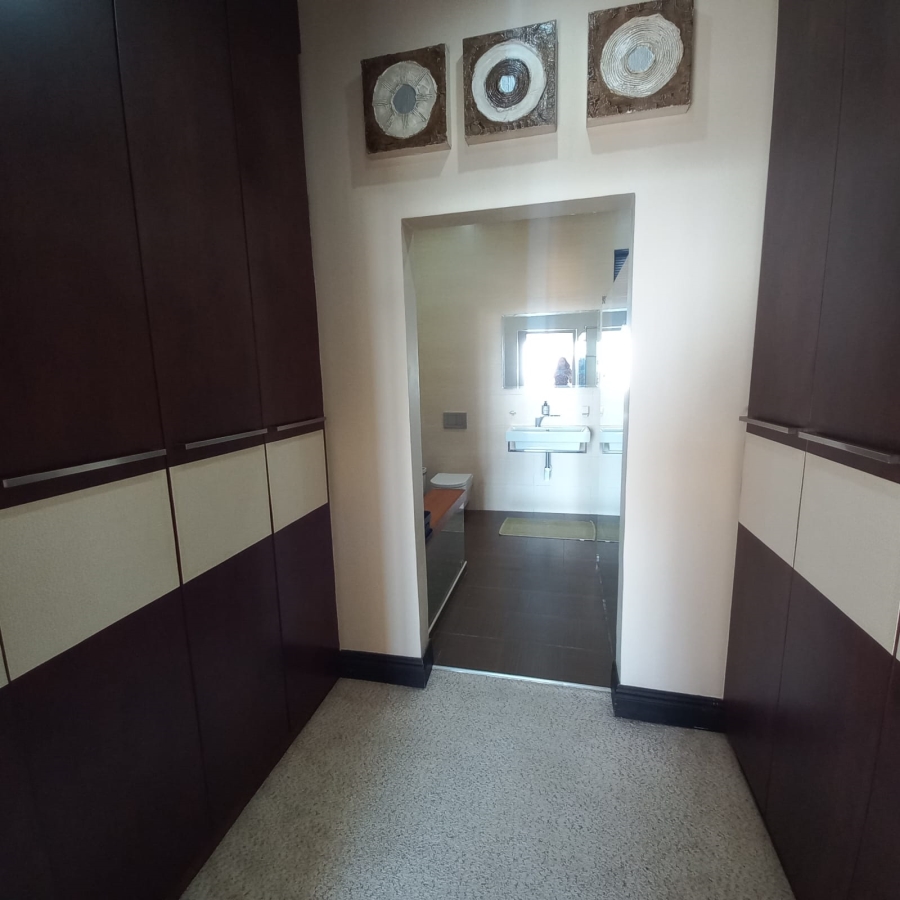 To Let 5 Bedroom Property for Rent in La Lucia KwaZulu-Natal