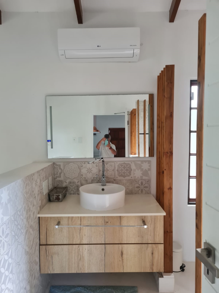 To Let 1 Bedroom Property for Rent in Salt Rock KwaZulu-Natal