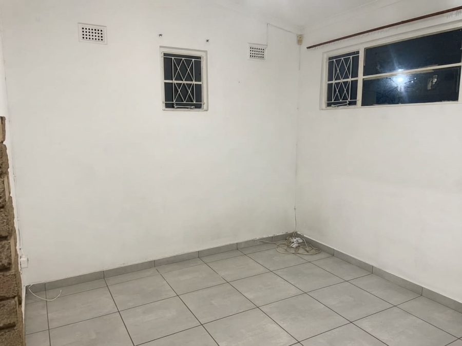 To Let 1 Bedroom Property for Rent in Pinetown KwaZulu-Natal