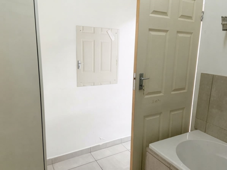 To Let 1 Bedroom Property for Rent in Pinetown KwaZulu-Natal