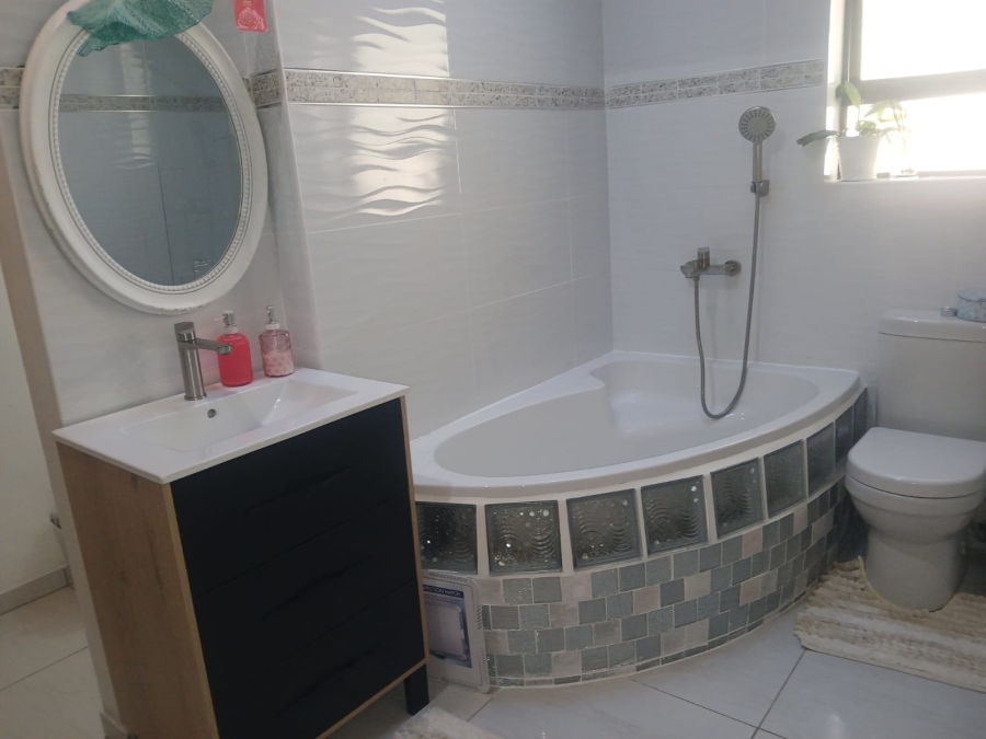To Let 4 Bedroom Property for Rent in Mtunzini KwaZulu-Natal