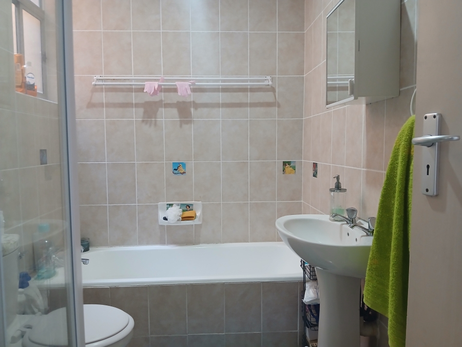 2 Bedroom Property for Sale in Uvongo KwaZulu-Natal