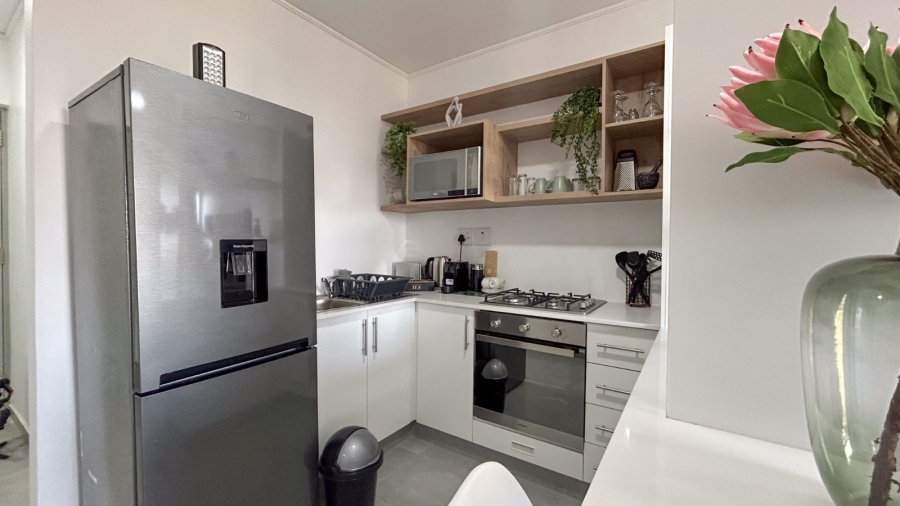 To Let 1 Bedroom Property for Rent in Salt Rock KwaZulu-Natal