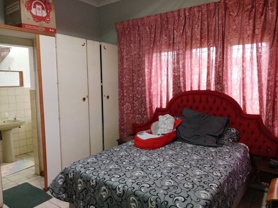 5 Bedroom Property for Sale in Raisethorpe KwaZulu-Natal