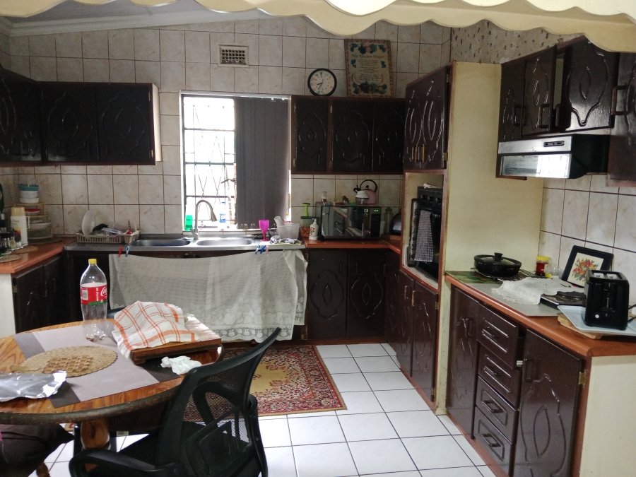 5 Bedroom Property for Sale in Raisethorpe KwaZulu-Natal