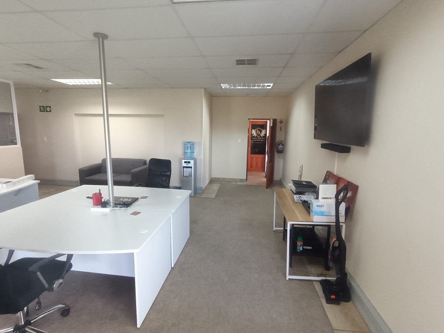 To Let Commercial Property for Rent in Mount Edgecombe KwaZulu-Natal