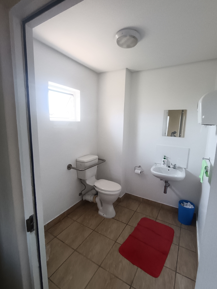 To Let Commercial Property for Rent in Mount Edgecombe KwaZulu-Natal