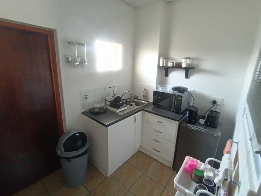 To Let Commercial Property for Rent in Mount Edgecombe KwaZulu-Natal