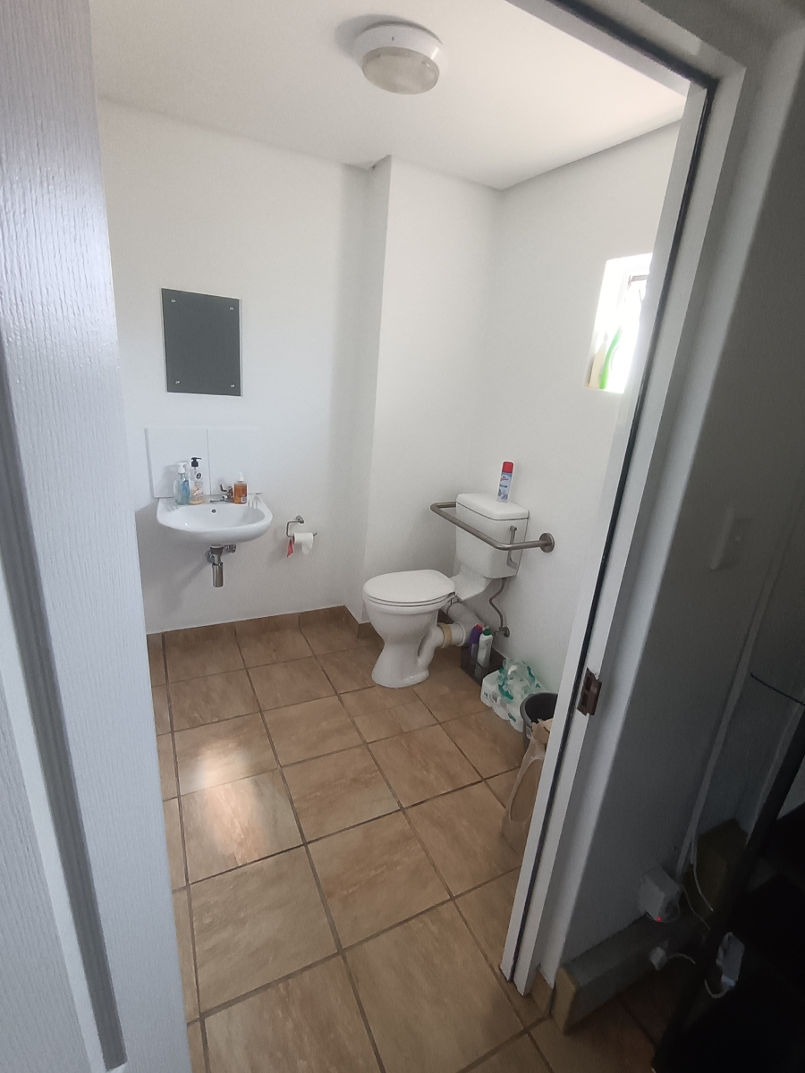 To Let Commercial Property for Rent in Mount Edgecombe KwaZulu-Natal