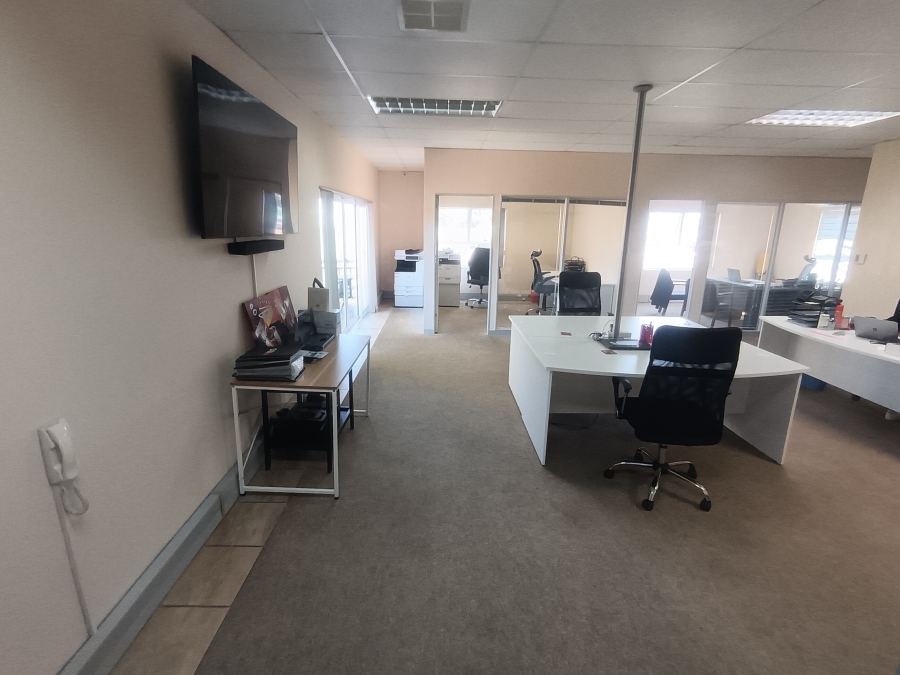 To Let Commercial Property for Rent in Mount Edgecombe KwaZulu-Natal