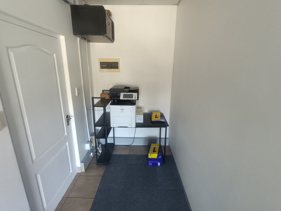 To Let Commercial Property for Rent in Mount Edgecombe KwaZulu-Natal