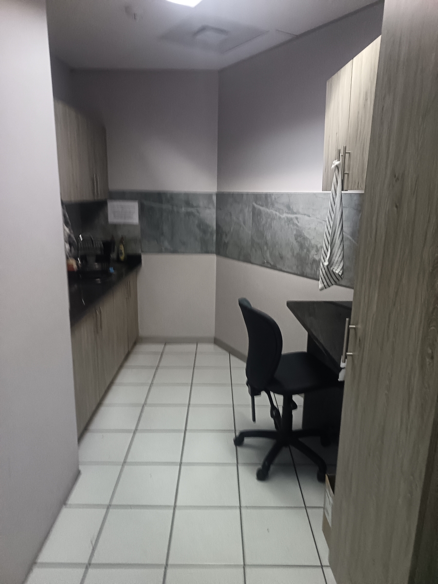 To Let Commercial Property for Rent in Umhlanga Ridge KwaZulu-Natal