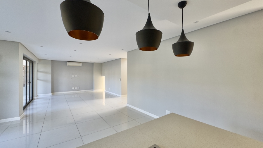 5 Bedroom Property for Sale in Izinga KwaZulu-Natal