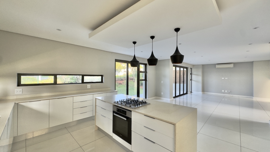 5 Bedroom Property for Sale in Izinga KwaZulu-Natal