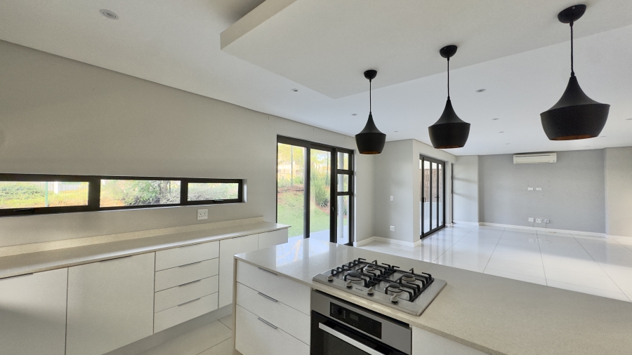 5 Bedroom Property for Sale in Izinga KwaZulu-Natal