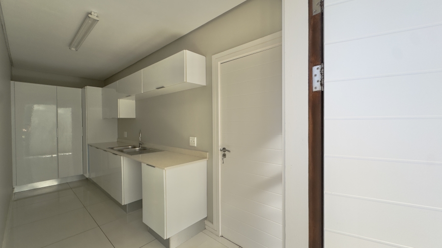 5 Bedroom Property for Sale in Izinga KwaZulu-Natal