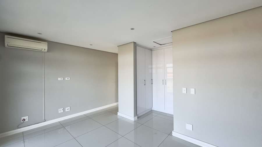5 Bedroom Property for Sale in Izinga KwaZulu-Natal