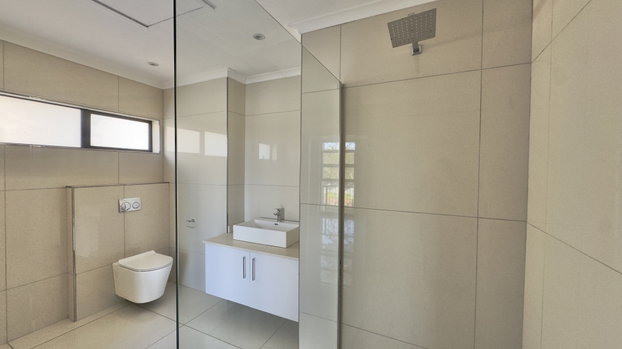 5 Bedroom Property for Sale in Izinga KwaZulu-Natal