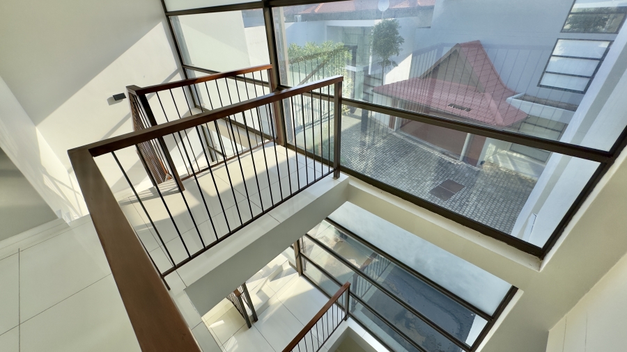 5 Bedroom Property for Sale in Izinga KwaZulu-Natal