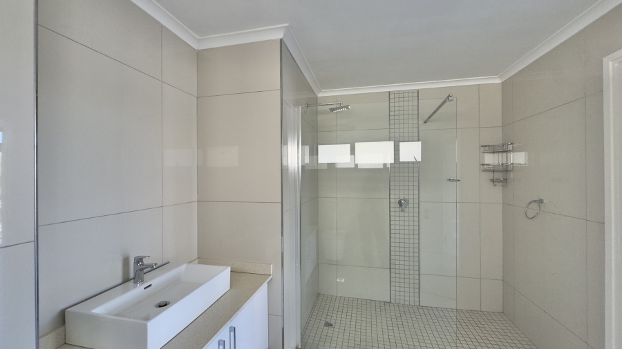 5 Bedroom Property for Sale in Izinga KwaZulu-Natal