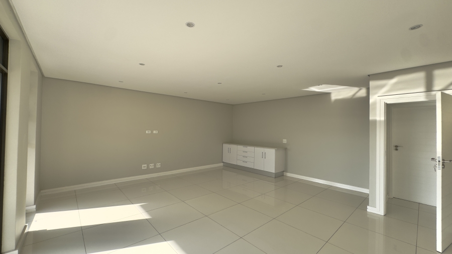 5 Bedroom Property for Sale in Izinga KwaZulu-Natal