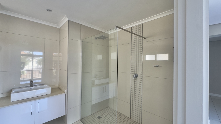 5 Bedroom Property for Sale in Izinga KwaZulu-Natal
