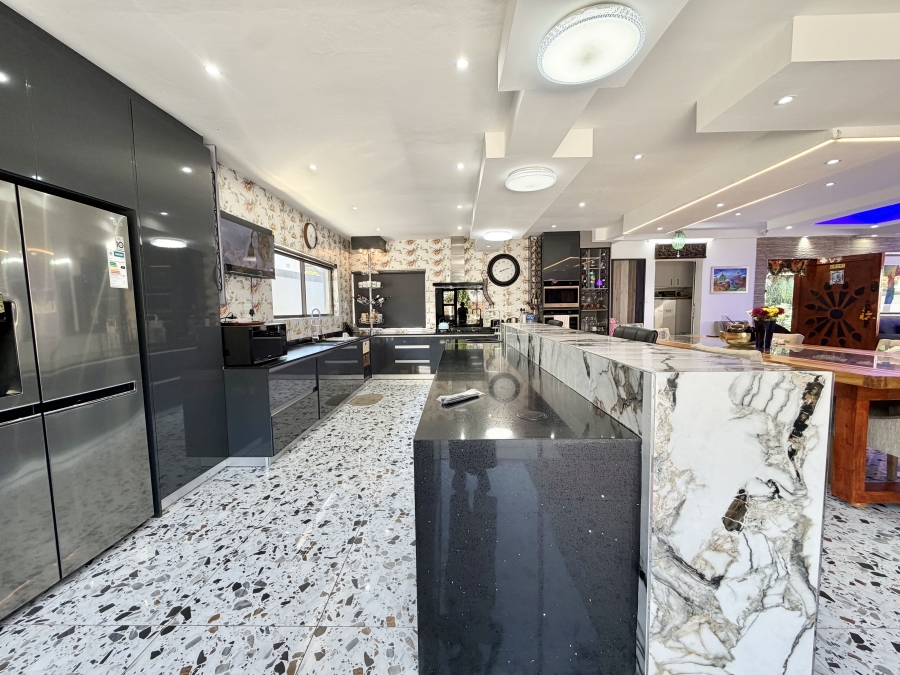 To Let 4 Bedroom Property for Rent in Ballito Central KwaZulu-Natal