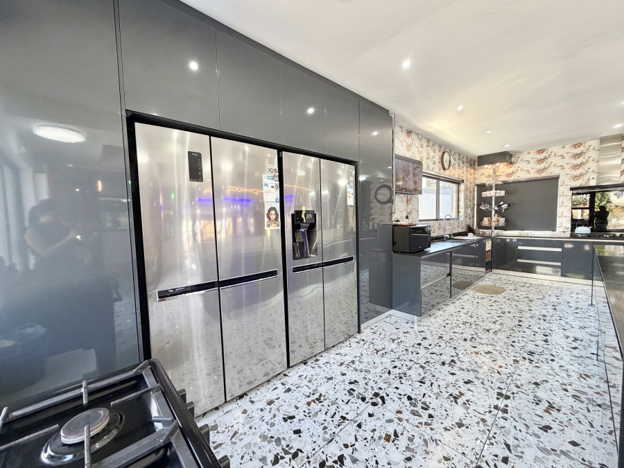 To Let 4 Bedroom Property for Rent in Ballito Central KwaZulu-Natal