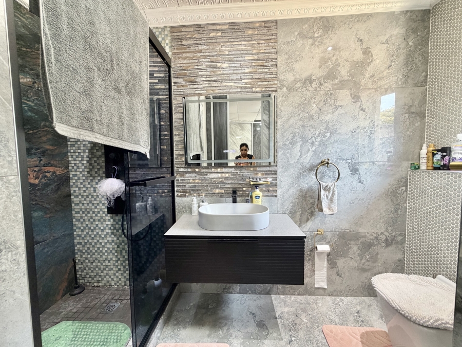To Let 4 Bedroom Property for Rent in Ballito Central KwaZulu-Natal