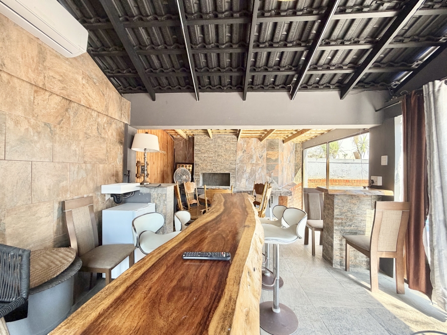 To Let 4 Bedroom Property for Rent in Ballito Central KwaZulu-Natal