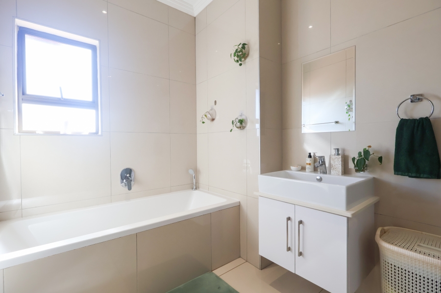 3 Bedroom Property for Sale in Izinga KwaZulu-Natal