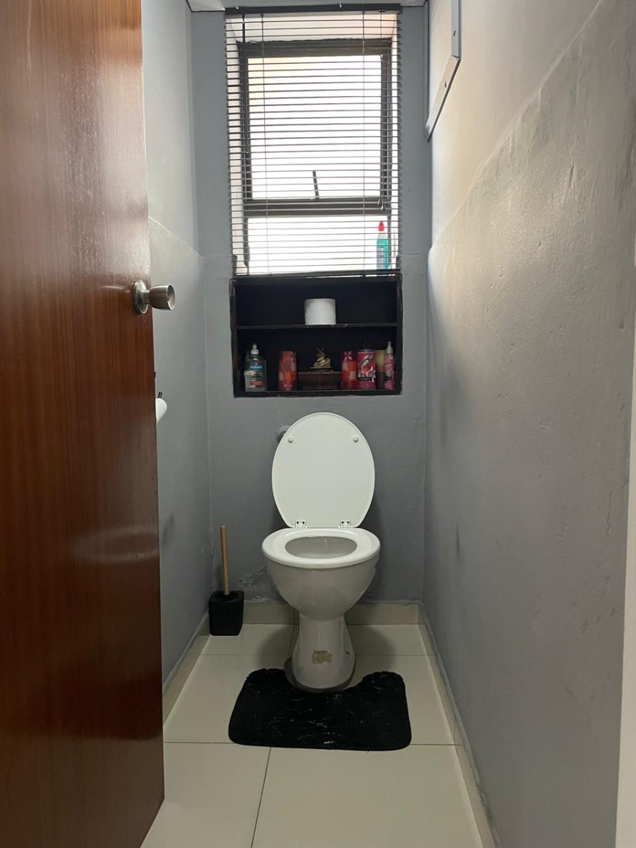 1 Bedroom Property for Sale in Esplanade KwaZulu-Natal