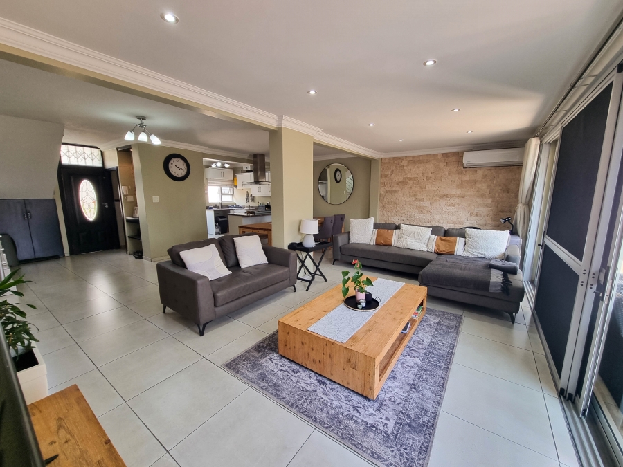 3 Bedroom Property for Sale in Sunningdale KwaZulu-Natal