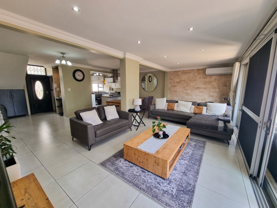 3 Bedroom Property for Sale in Sunningdale KwaZulu-Natal