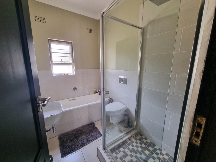 3 Bedroom Property for Sale in Sunningdale KwaZulu-Natal