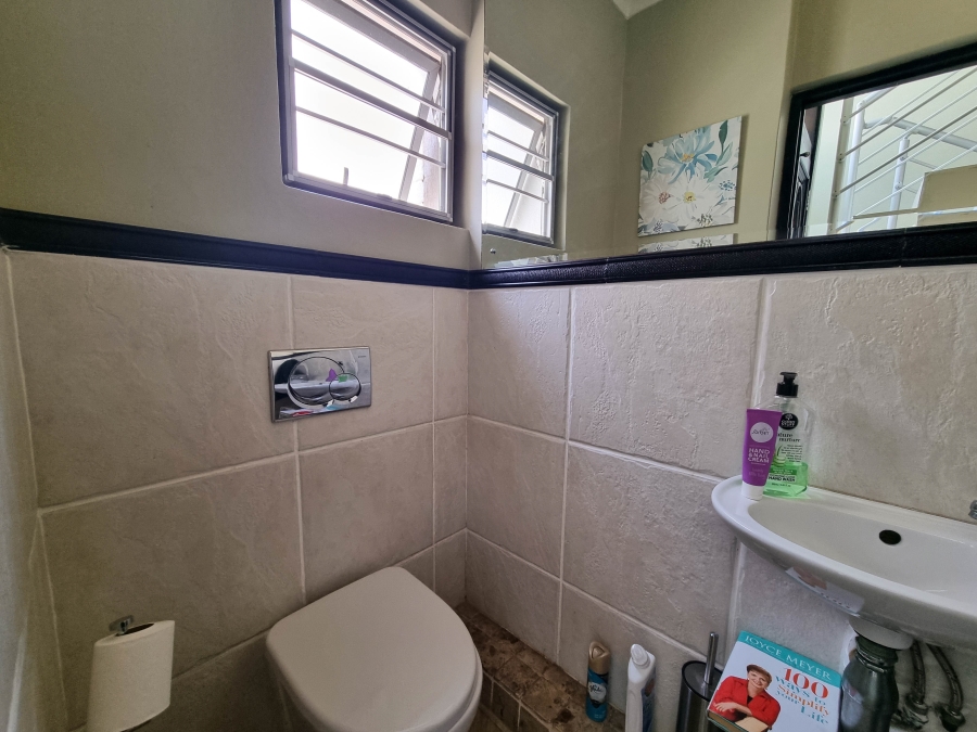 3 Bedroom Property for Sale in Sunningdale KwaZulu-Natal