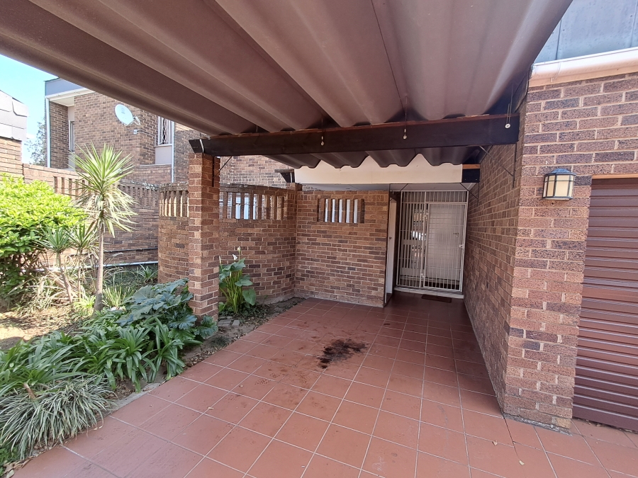 3 Bedroom Property for Sale in Huttenheights KwaZulu-Natal