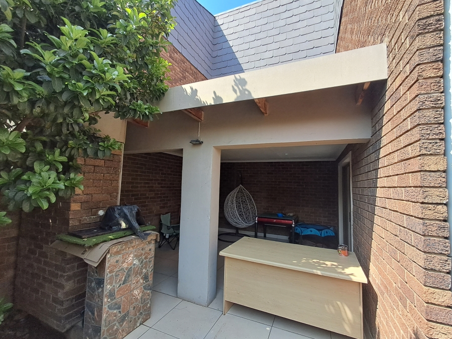 3 Bedroom Property for Sale in Huttenheights KwaZulu-Natal