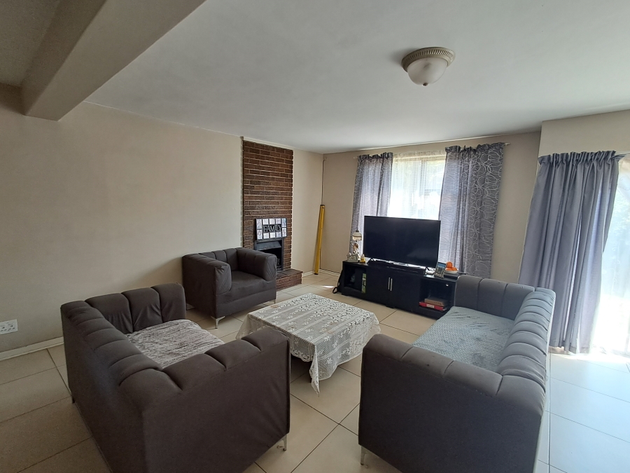 3 Bedroom Property for Sale in Huttenheights KwaZulu-Natal
