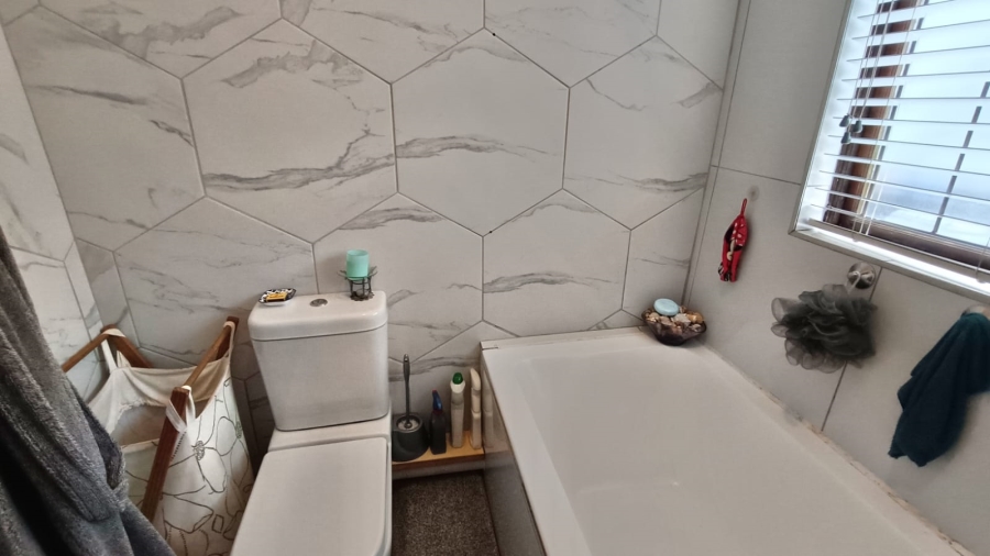2 Bedroom Property for Sale in Sheffield Beach KwaZulu-Natal